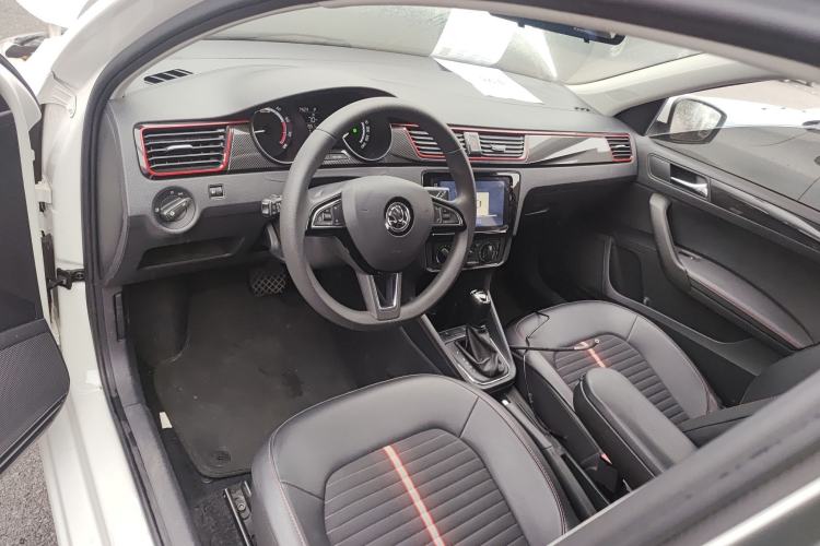 Used Skoda Rapid Spaceback 2020 1.5L Automatic Comfort Edition Center Console