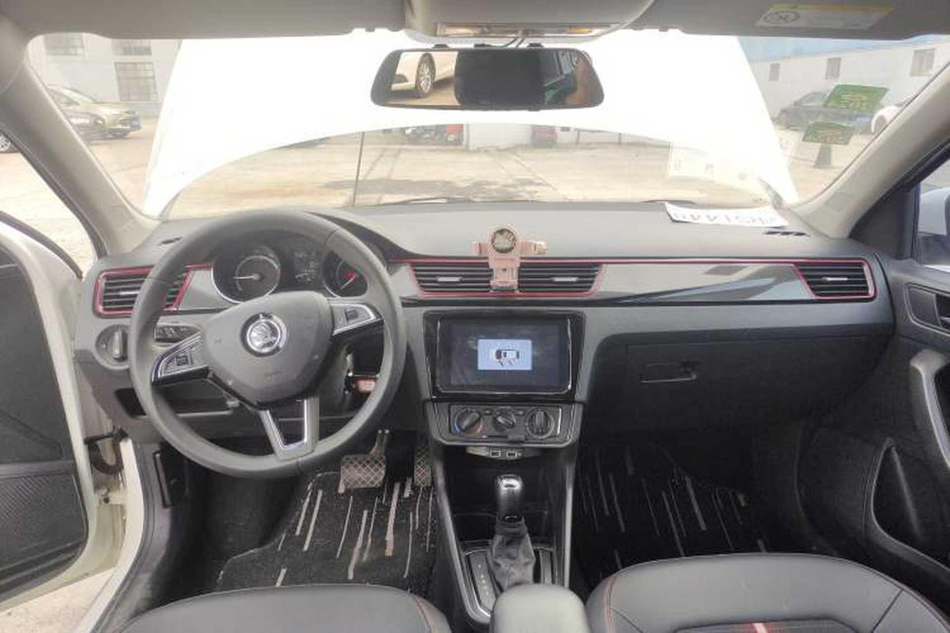 Used Skoda Rapid Spaceback 2020 1.5L Automatic Comfort Edition Center Console
