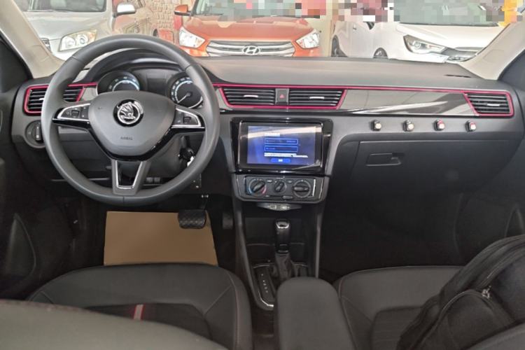 Used Skoda Rapid Spaceback 2020 1.5L Automatic Comfort Edition Center Console