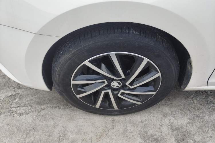 Used Skoda Rapid Spaceback 2020 1.5L Automatic Comfort Edition Exterior 4