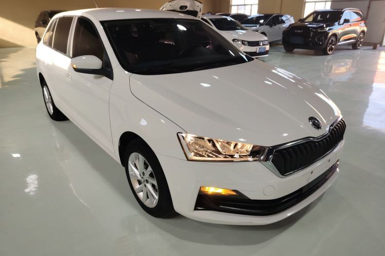 Used Skoda Rapid Spaceback 2020 1.5L Automatic Standard Edition Front Right 45 Deg