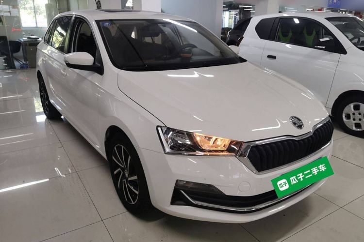 Used Skoda Rapid Spaceback 2020 1.5L Automatic Comfort Edition Front Right 45 Deg