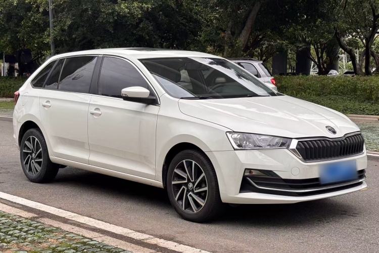 Used Skoda Rapid Spaceback 2020 1.5L Automatic Comfort Edition Front Right 45 Deg