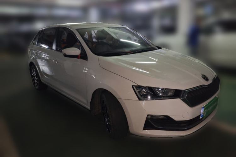 Used Skoda Rapid Spaceback 2020 1.5L Automatic Comfort Edition Front Right 45 Deg
