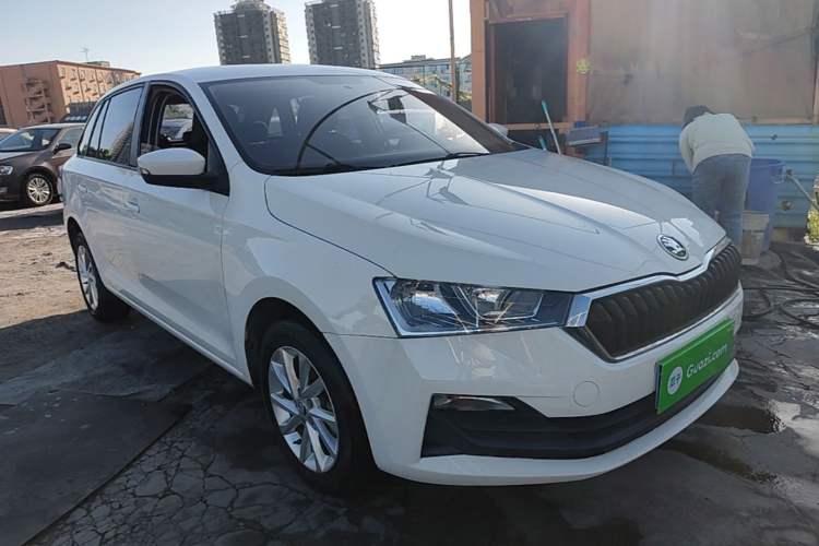 Used Skoda Rapid Spaceback 2020 1.5L Automatic Standard Edition Front Right 45 Deg