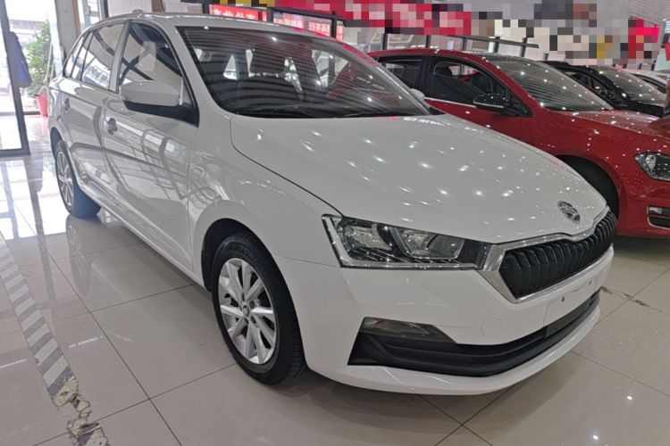 Used Skoda Rapid Spaceback 2020 1.5L Automatic Standard Edition Front Right 45 Deg
