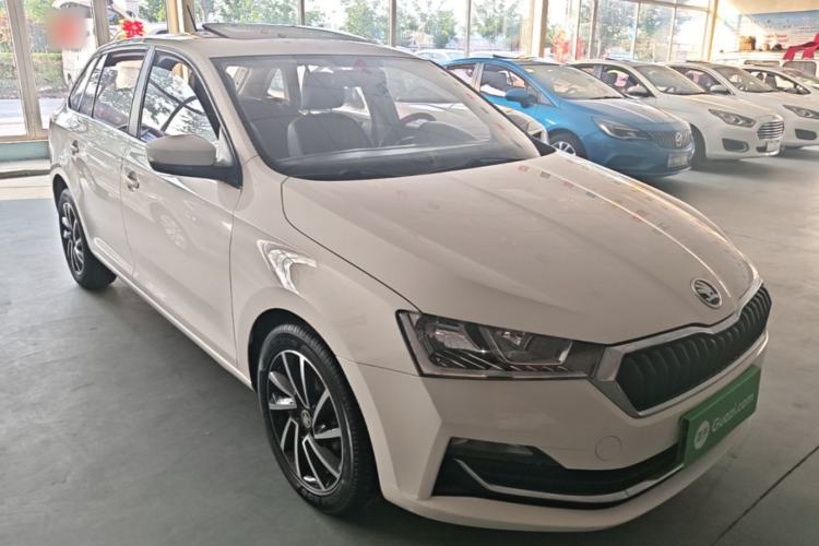 Used Skoda Rapid Spaceback 2020 1.5L Automatic Comfort Edition Front Right 45 Deg
