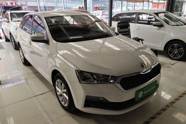 Used Skoda Rapid Spaceback 2020 1.5L Automatic Standard Edition Front Right 45 Deg