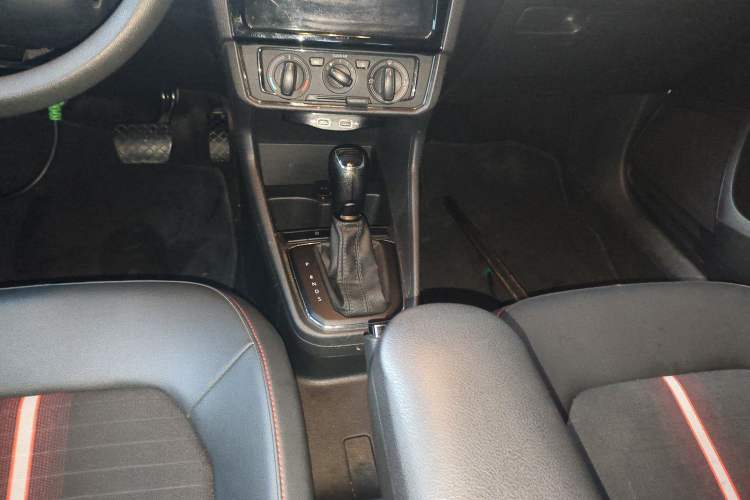Used Skoda Rapid Spaceback 2020 1.5L Automatic Comfort Edition Gear Lever