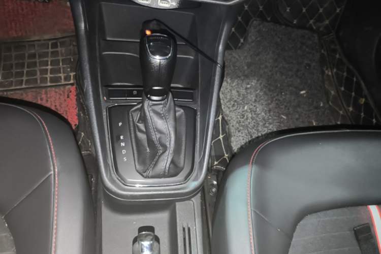 Used Skoda Rapid Spaceback 2020 1.5L Automatic Comfort Edition Gear Lever