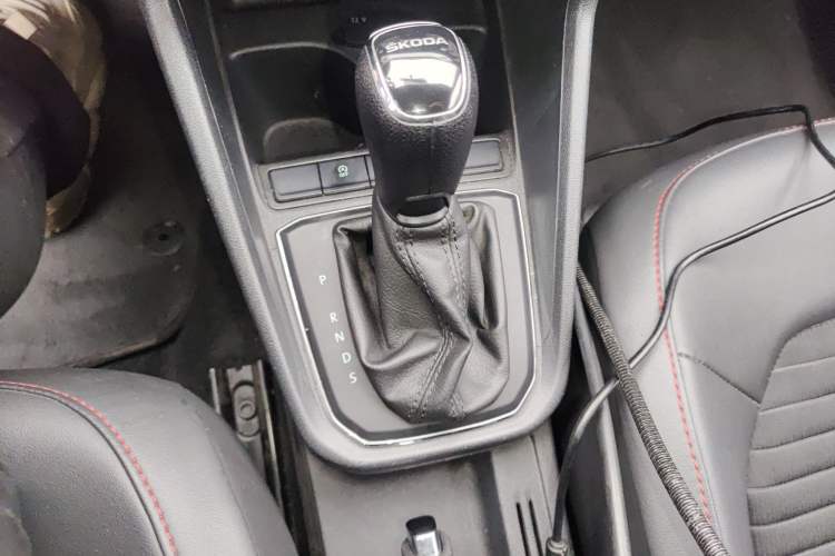 Used Skoda Rapid Spaceback 2020 1.5L Automatic Comfort Edition Gear Lever