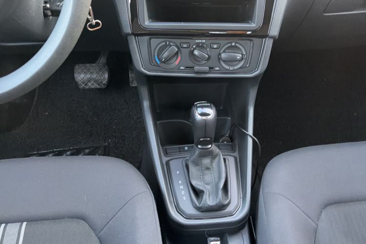 Used Skoda Rapid Spaceback 2020 1.5L Automatic Standard Edition Gear Lever