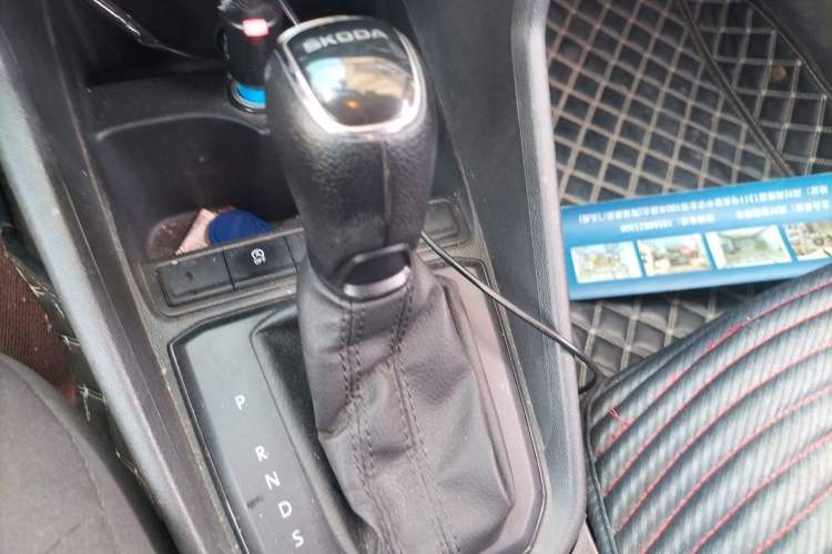 Used Skoda Rapid Spaceback 2020 1.5L Automatic Standard Edition Gear Lever