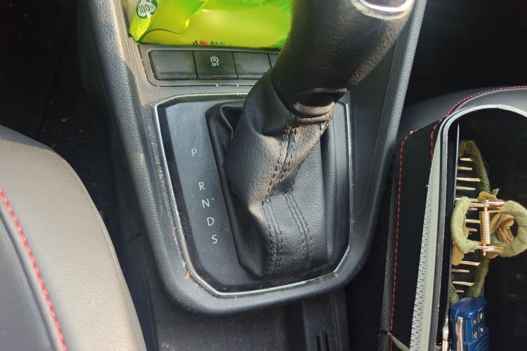 Used Skoda Rapid Spaceback 2020 1.5L Automatic Comfort Edition Gear Lever