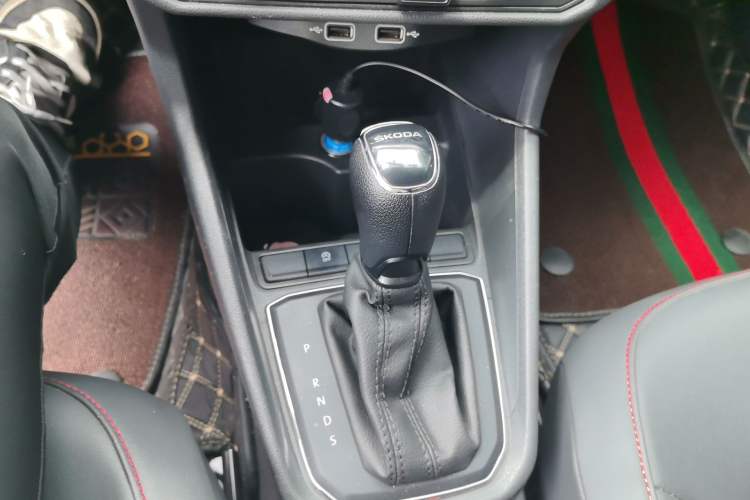 Used Skoda Rapid Spaceback 2020 1.5L Automatic Comfort Edition Gear Lever