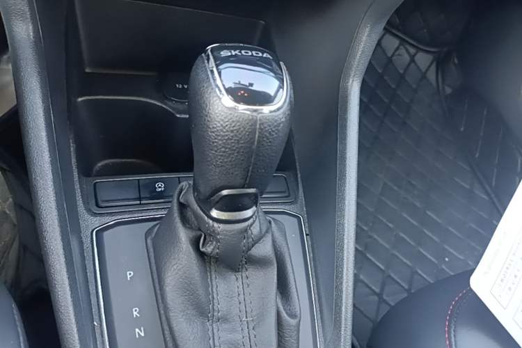 Used Skoda Rapid Spaceback 2020 1.5L Automatic Comfort Edition Gear Lever