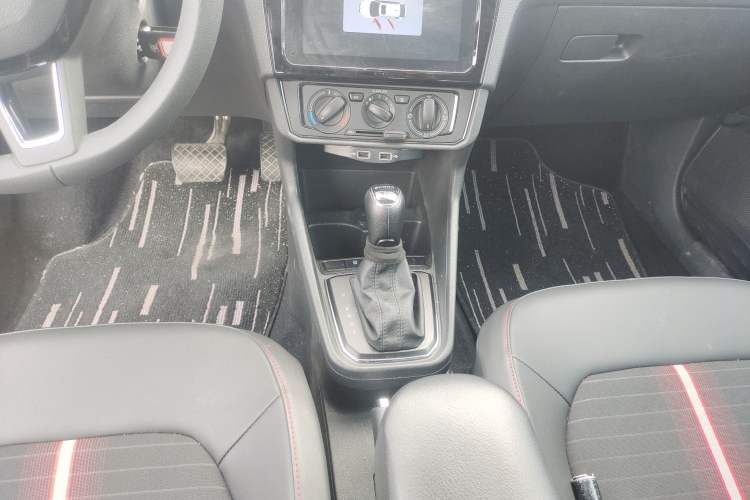 Used Skoda Rapid Spaceback 2020 1.5L Automatic Comfort Edition Gear Lever