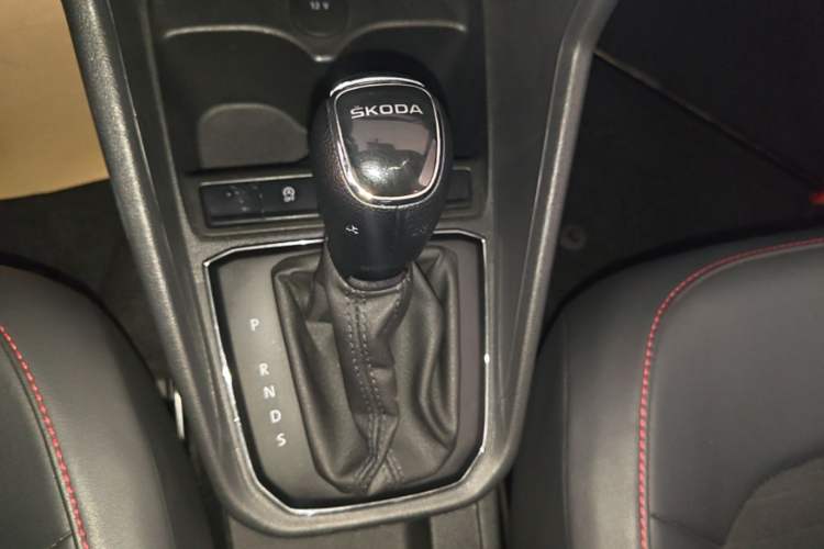Used Skoda Rapid Spaceback 2020 1.5L Automatic Comfort Edition Gear Lever