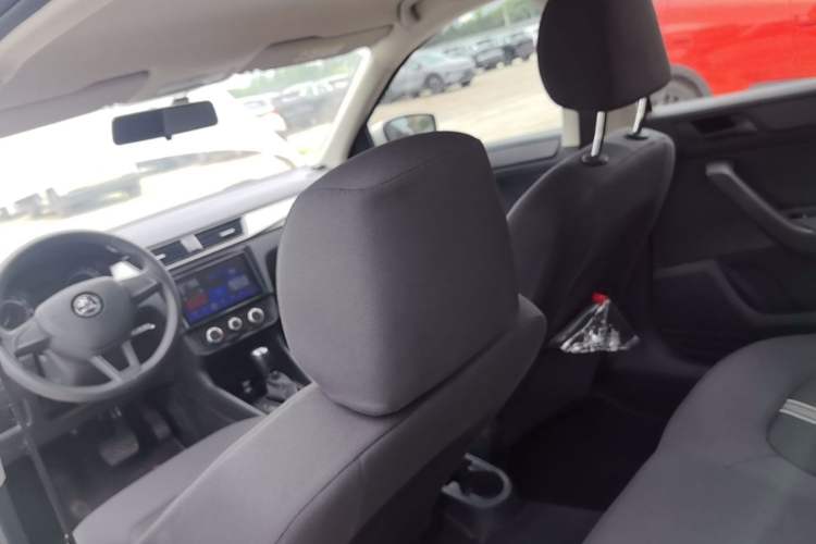 Used Skoda Rapid Spaceback 2020 1.5L Automatic Standard Edition Headliner