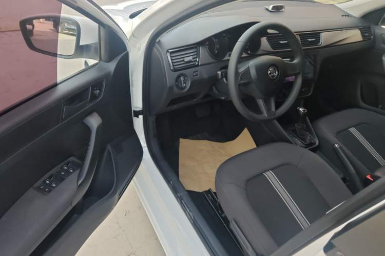 Used Skoda Rapid Spaceback 2020 1.5L Automatic Standard Edition Interior 2