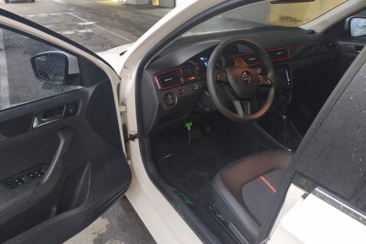 Used Skoda Rapid Spaceback 2020 1.5L Automatic Comfort Edition Interior 3