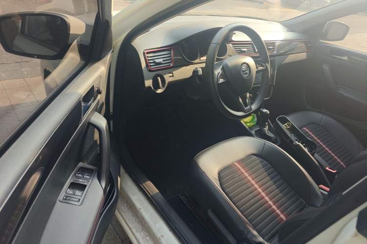 Used Skoda Rapid Spaceback 2020 1.5L Automatic Comfort Edition Interior 3