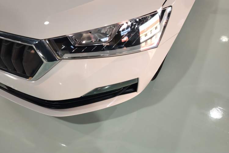 Used Skoda Rapid Spaceback 2020 1.5L Automatic Standard Edition Left Front Headlight