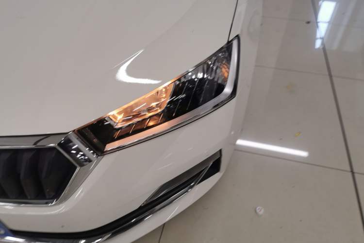 Used Skoda Rapid Spaceback 2020 1.5L Automatic Comfort Edition Left Front Headlight