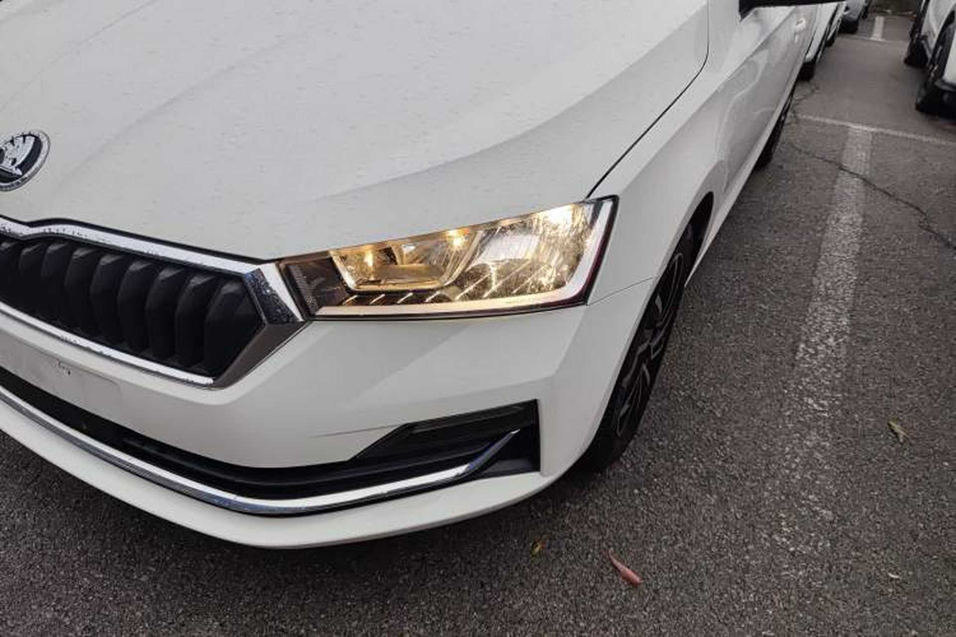 Used Skoda Rapid Spaceback 2020 1.5L Automatic Comfort Edition Left Front Headlight