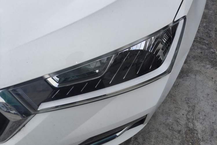 Used Skoda Rapid Spaceback 2020 1.5L Automatic Comfort Edition Left Front Headlight