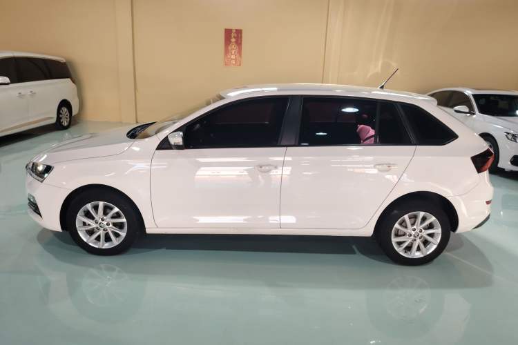 Used Skoda Rapid Spaceback 2020 1.5L Automatic Standard Edition Left Side