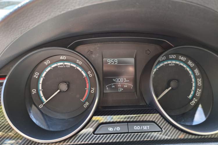 Used Skoda Rapid Spaceback 2020 1.5L Automatic Comfort Edition Odometer Close Up