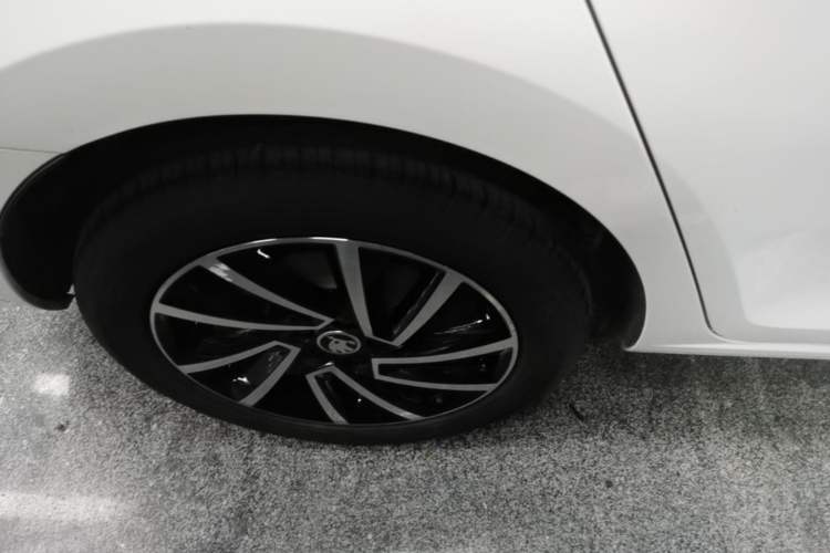 Used Skoda Rapid Spaceback 2020 1.5L Automatic Comfort Edition Right Rear Wheel Hub