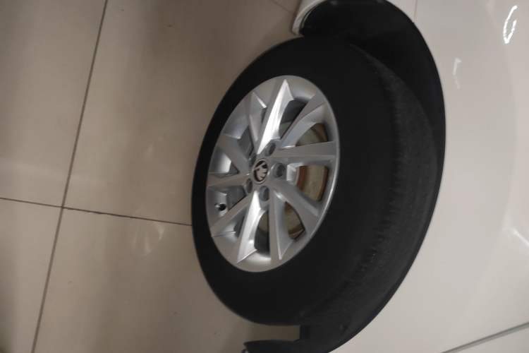 Used Skoda Rapid Spaceback 2020 1.5L Automatic Standard Edition Right Rear Wheel Hub