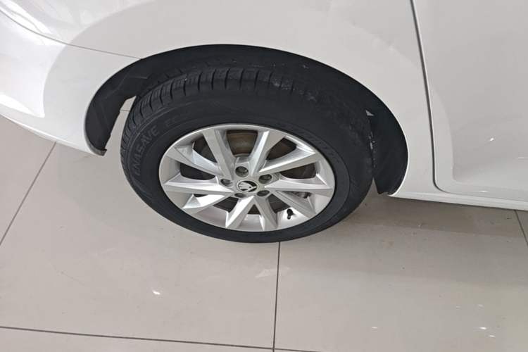 Used Skoda Rapid Spaceback 2020 1.5L Automatic Standard Edition Right Rear Wheel Hub