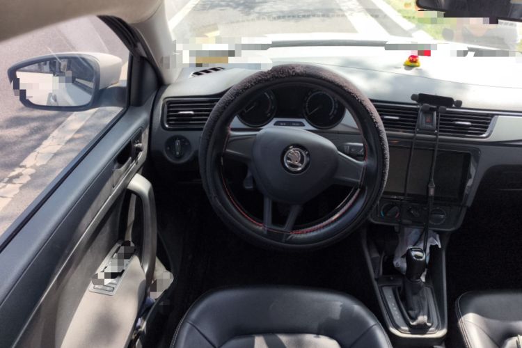Used Skoda Rapid Spaceback 2020 1.5L Automatic Standard Edition Steering Wheel