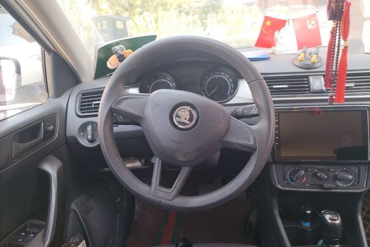 Used Skoda Rapid Spaceback 2020 1.5L Automatic Standard Edition Steering Wheel