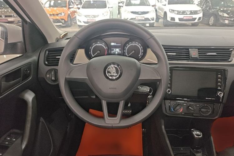 Used Skoda Rapid Spaceback 2020 1.5L Automatic Standard Edition Steering Wheel