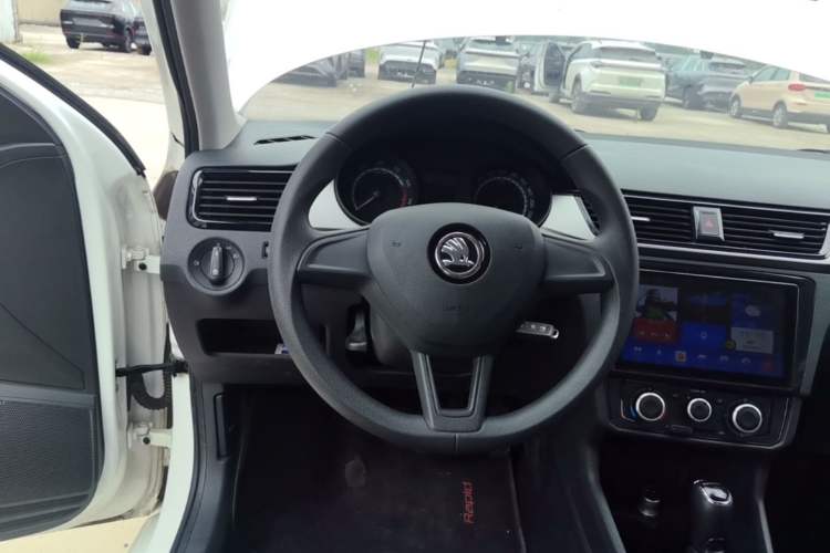 Used Skoda Rapid Spaceback 2020 1.5L Automatic Standard Edition Steering Wheel