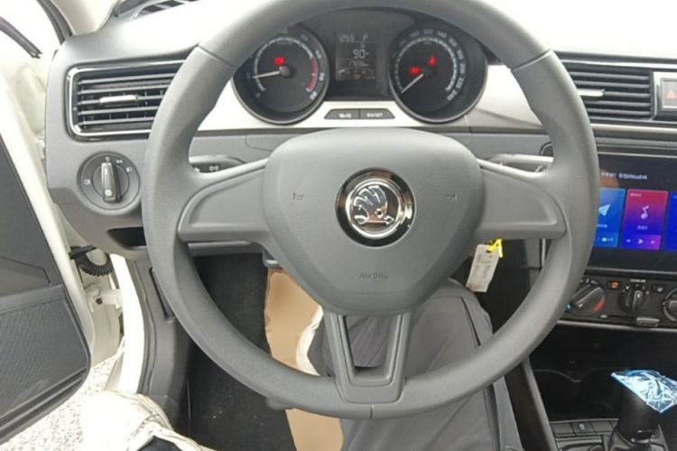 Used Skoda Rapid Spaceback 2020 1.5L Automatic Standard Edition Steering Wheel