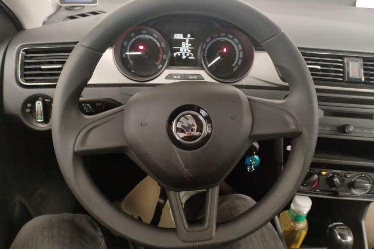Used Skoda Rapid Spaceback 2020 1.5L Automatic Standard Edition Steering Wheel