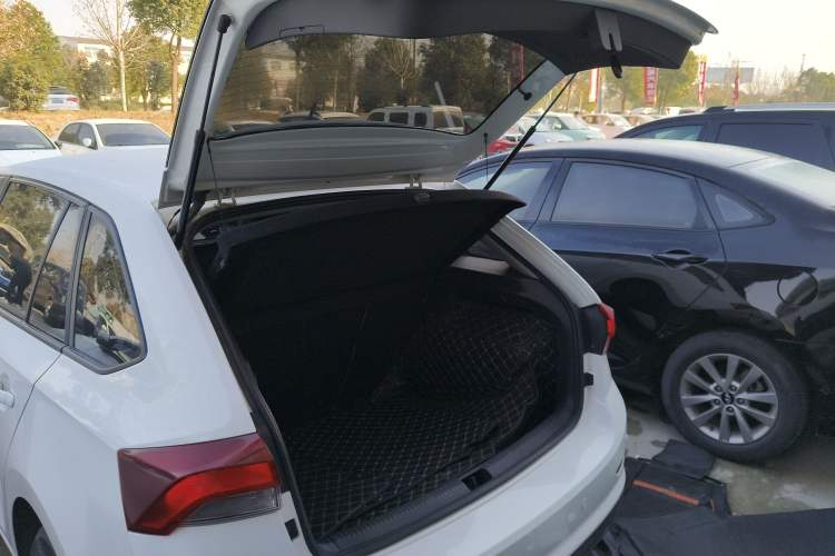 Used Skoda Rapid Spaceback 2020 1.5L Automatic Standard Edition Trunk