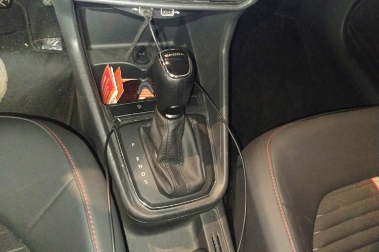 Used Skoda Rapid Spaceback 2020 1.5L Automatic Comfort Edition Gear Lever