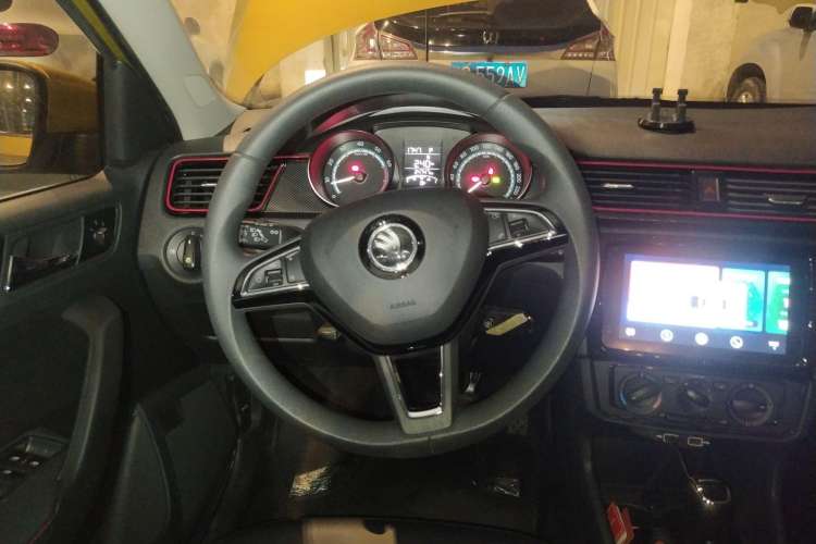 Used Skoda Rapid Spaceback 2020 1.5L Automatic Comfort Edition Steering Wheel