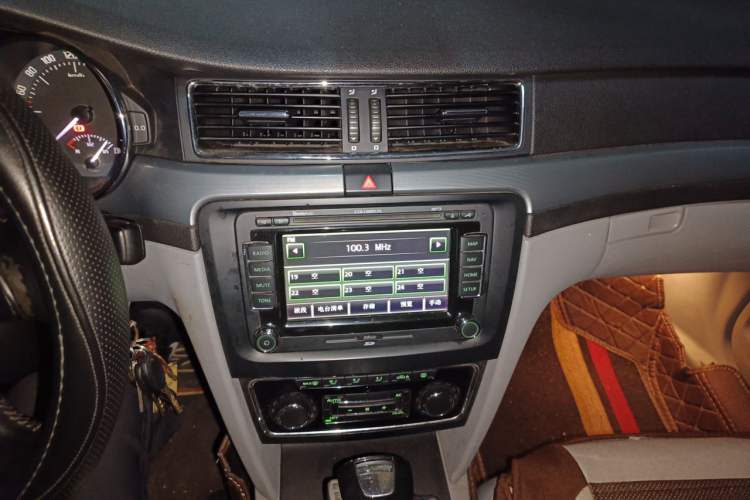 Used Skoda Superb 2009 1.8TSI Automatic Luxury Edition Audio And AC Panel