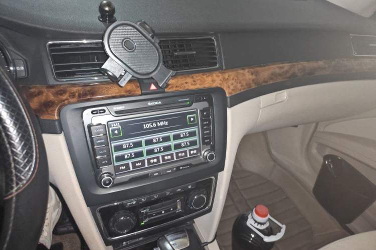 Used Skoda Superb 2009 1.8TSI Automatic Prestige Edition Audio And AC Panel