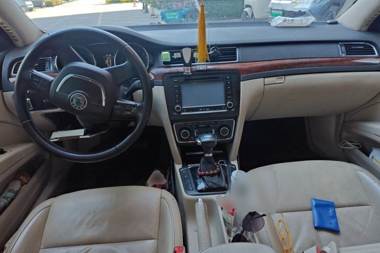 Used Skoda Superb 2009 1.8TSI Automatic Prestige Edition Center Console