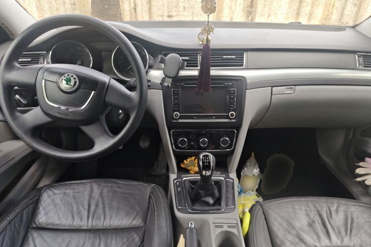 Used Skoda Superb 2009 1.8 TSI Manual Zhiya Edition Center Console