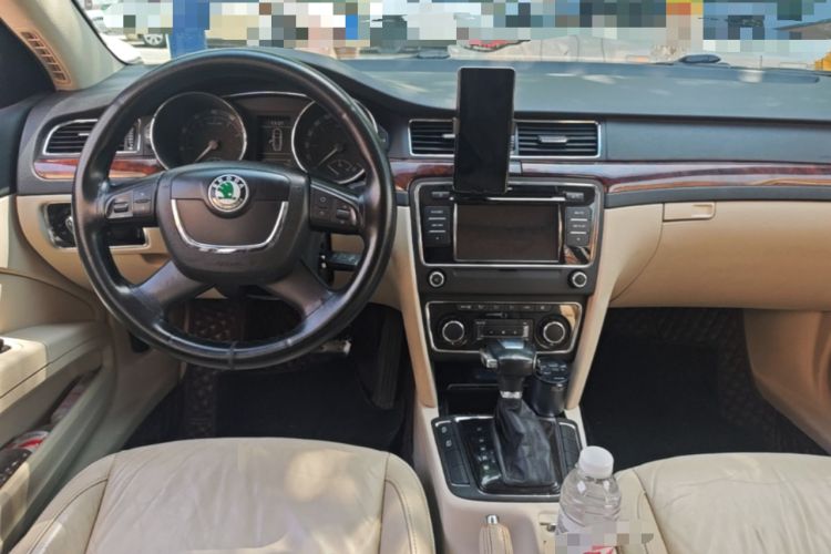 Used Skoda Superb 2009 1.8TSI Automatic Prestige Edition Center Console