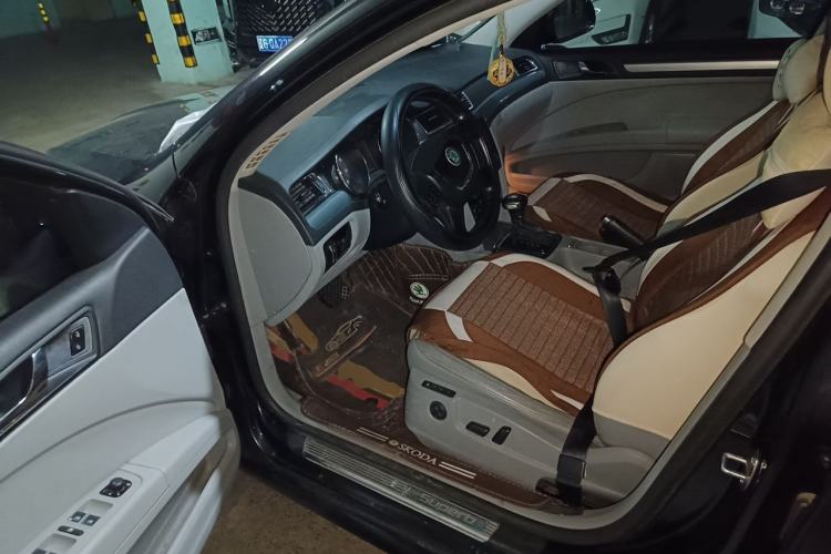 Used Skoda Superb 2009 1.8TSI Automatic Luxury Edition Driver Seat